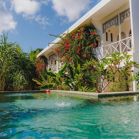 נוסה-למבונגן Isla Indah Retreat Boutique Hotel מראה חיצוני תמונה