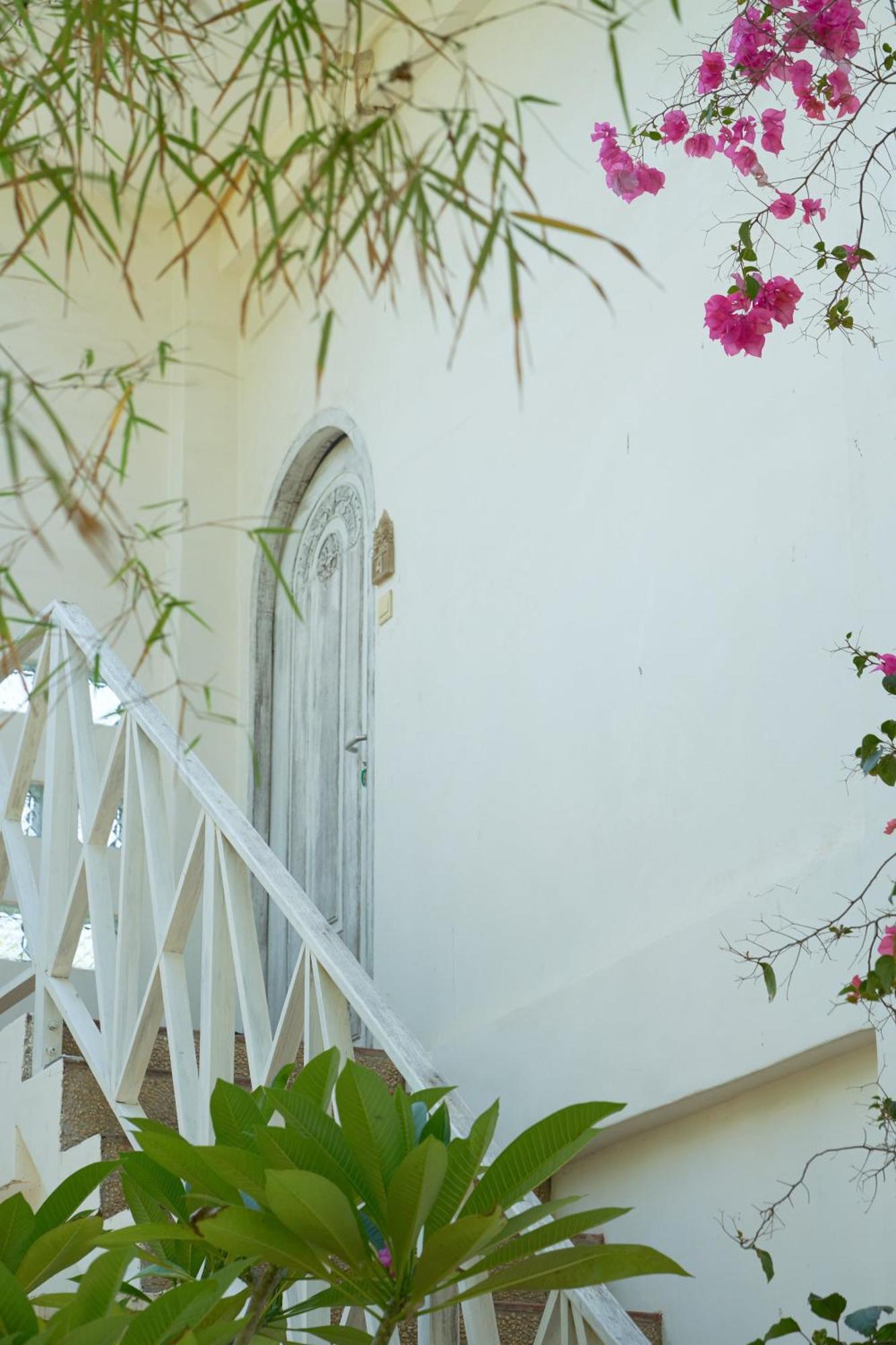 נוסה-למבונגן Isla Indah Retreat Boutique Hotel מראה חיצוני תמונה