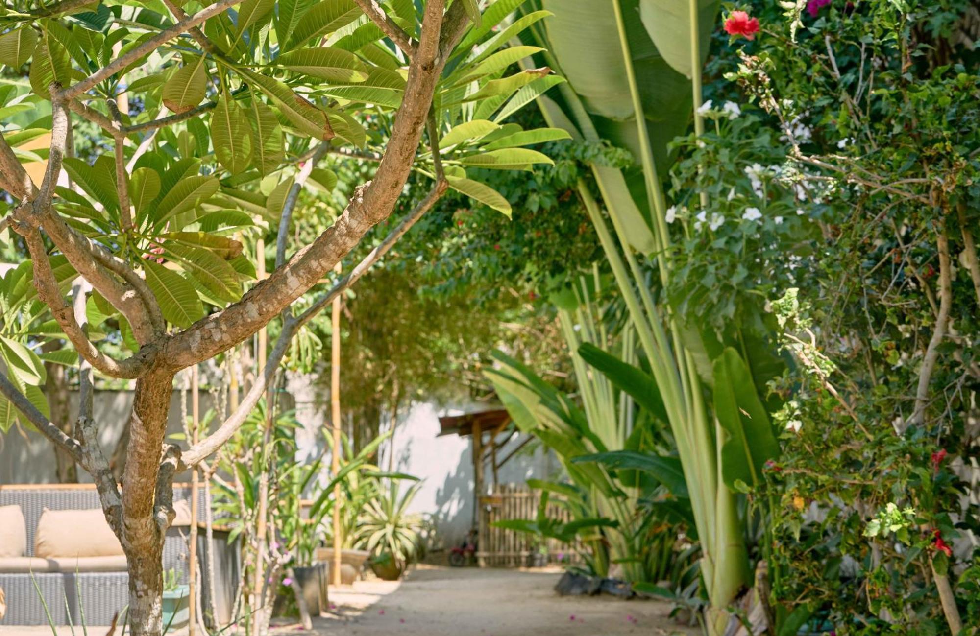 נוסה-למבונגן Isla Indah Retreat Boutique Hotel מראה חיצוני תמונה